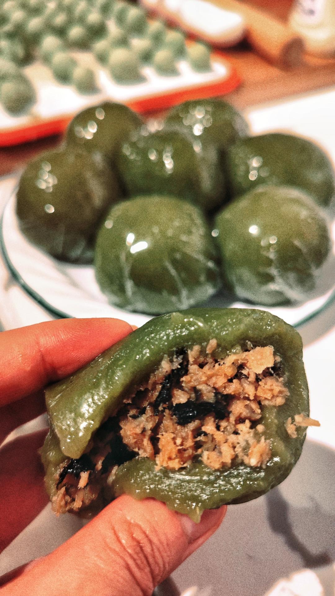 咸蛋黄肉松艾糍（青团）