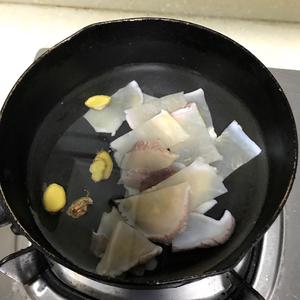 海底椰响螺老母鸡汤的做法 步骤5