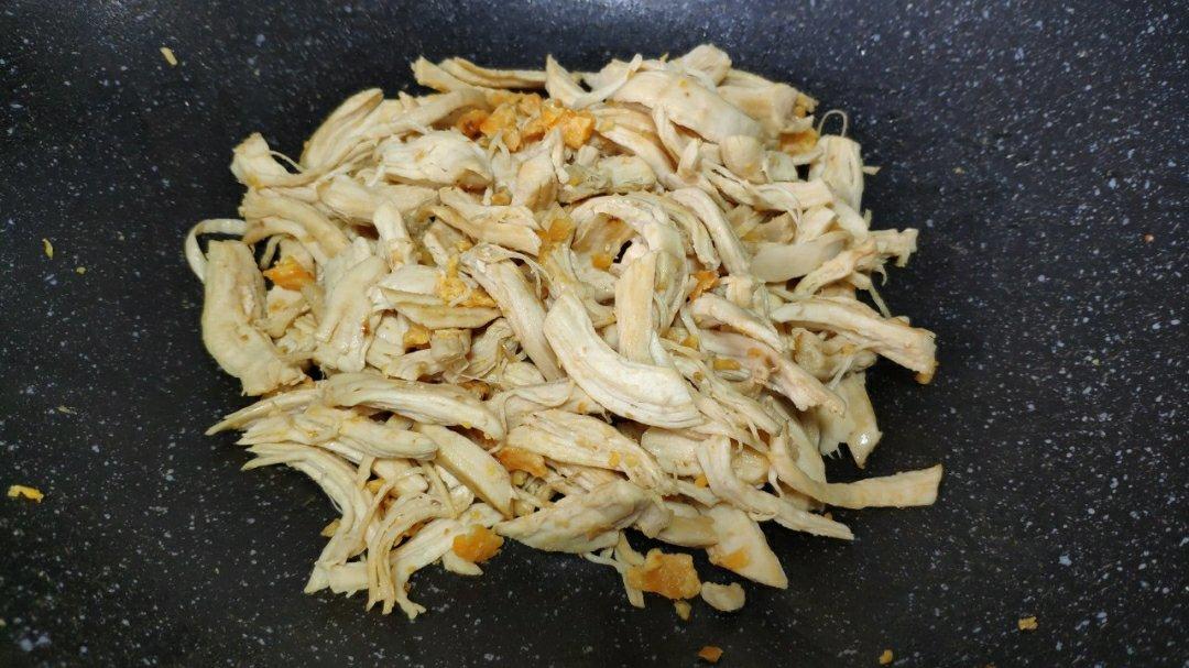 椒盐咸蛋黄手撕鸡胸肉