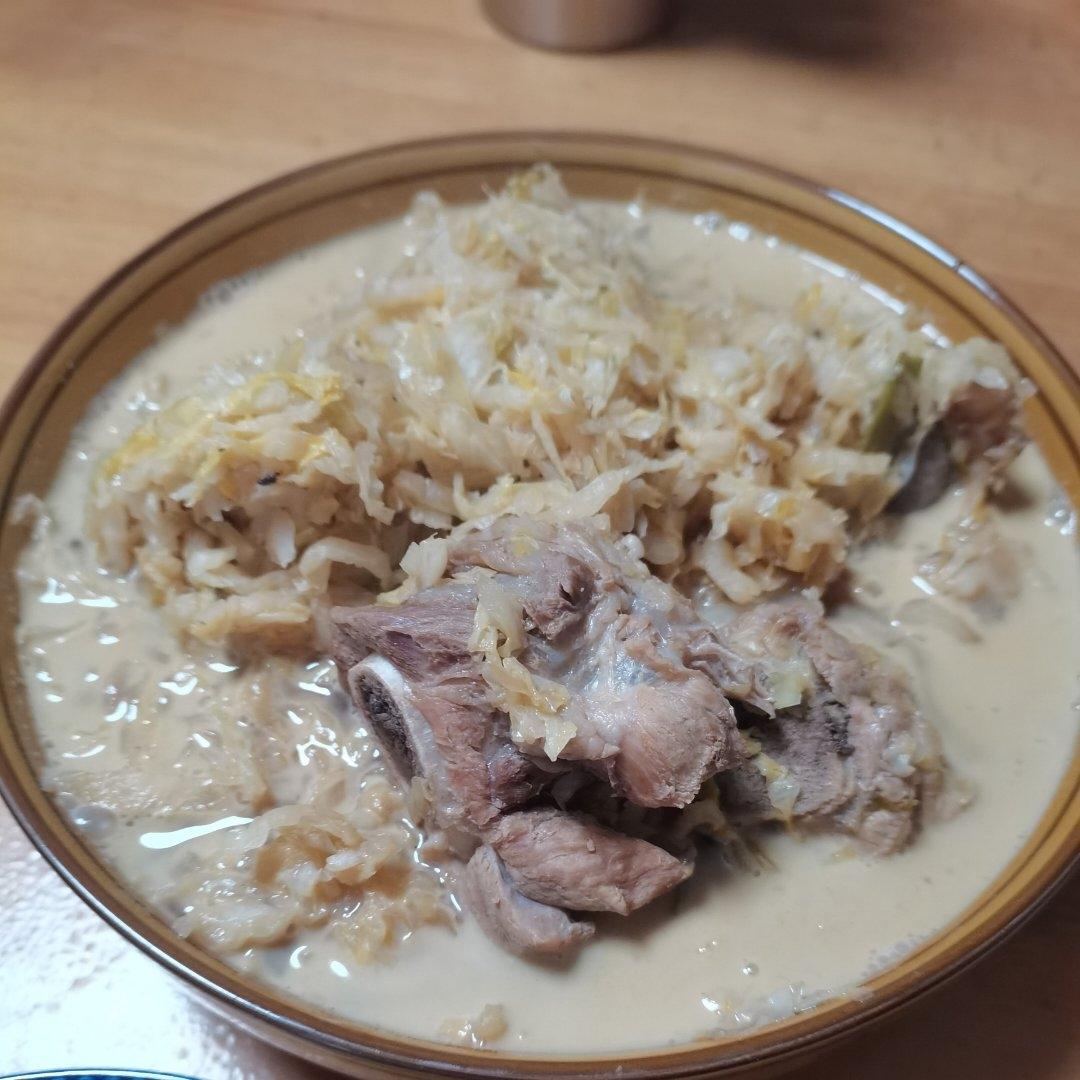 东北炖 之 大骨酸菜