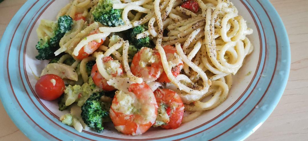 西兰花白汁意面