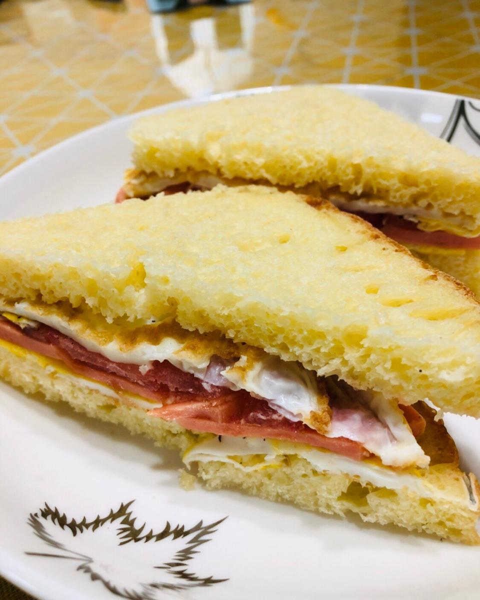 火腿蛋三明治