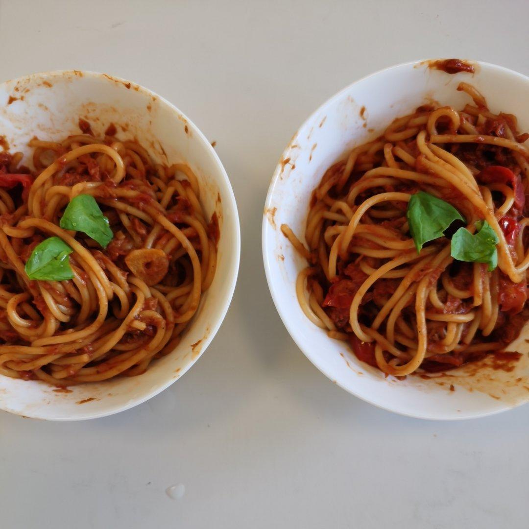 金枪鱼番茄酱意大利面 Spaghetti