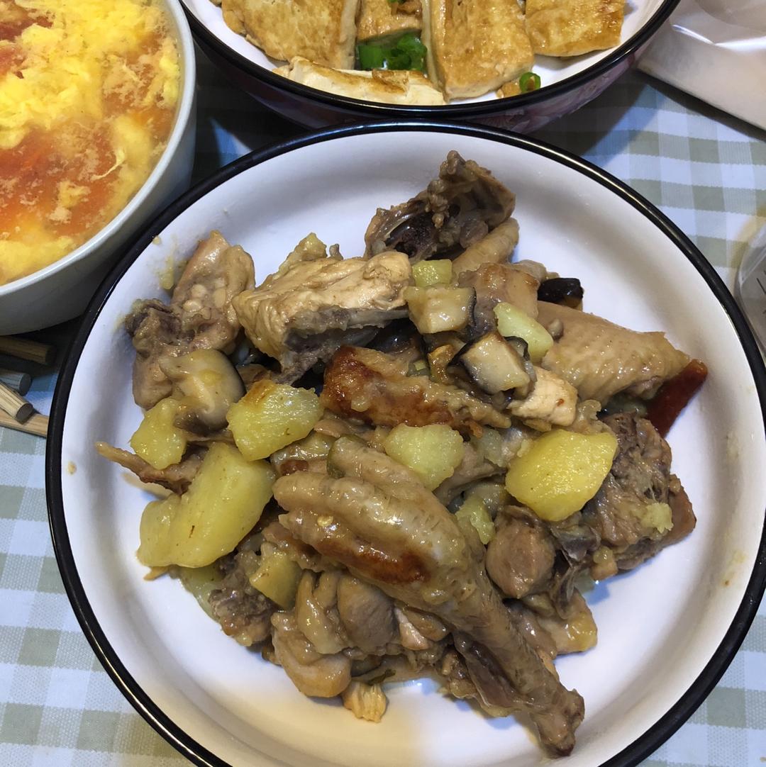 土豆炖鸡块