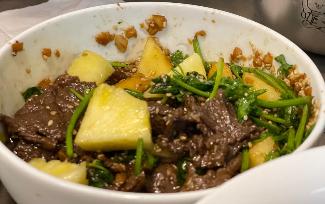 酸辣开胃｜菠萝香菜拌牛肉