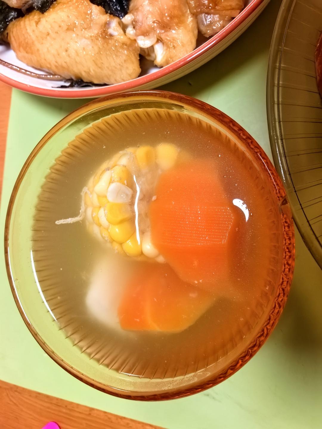 滋补养生 —— 玉米胡萝卜清炖排骨汤🌽