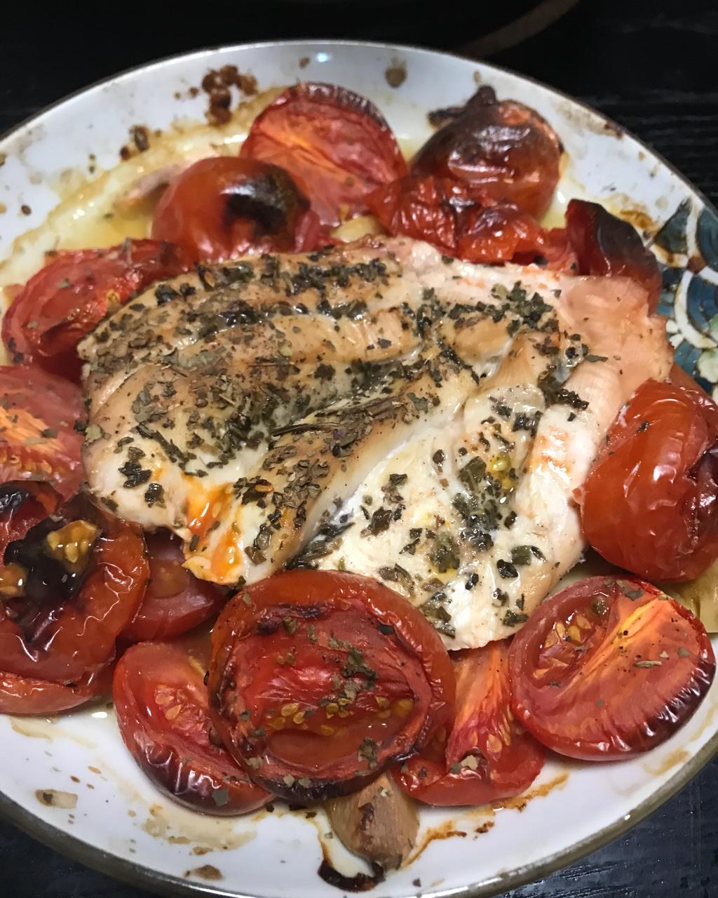 番茄蒜香烤鸡胸肉