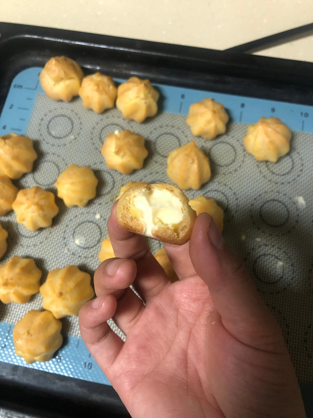 简单易成功的奶油小泡芙做法