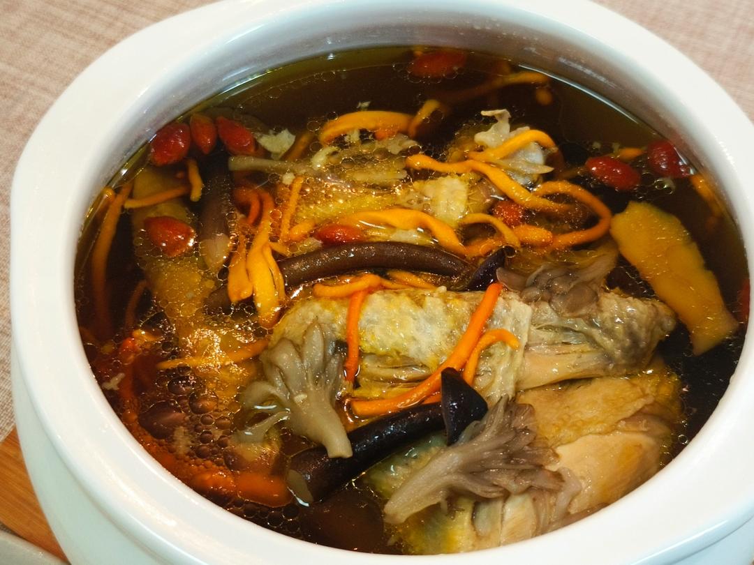 简单美味的菌菇鸡汤