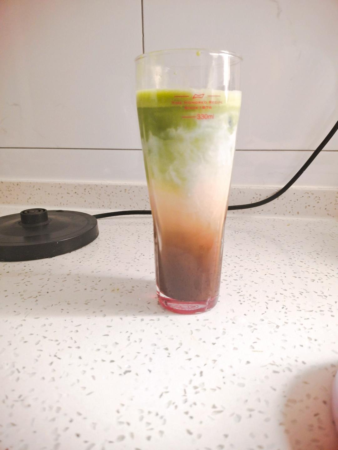 冰抹茶拿铁咖啡