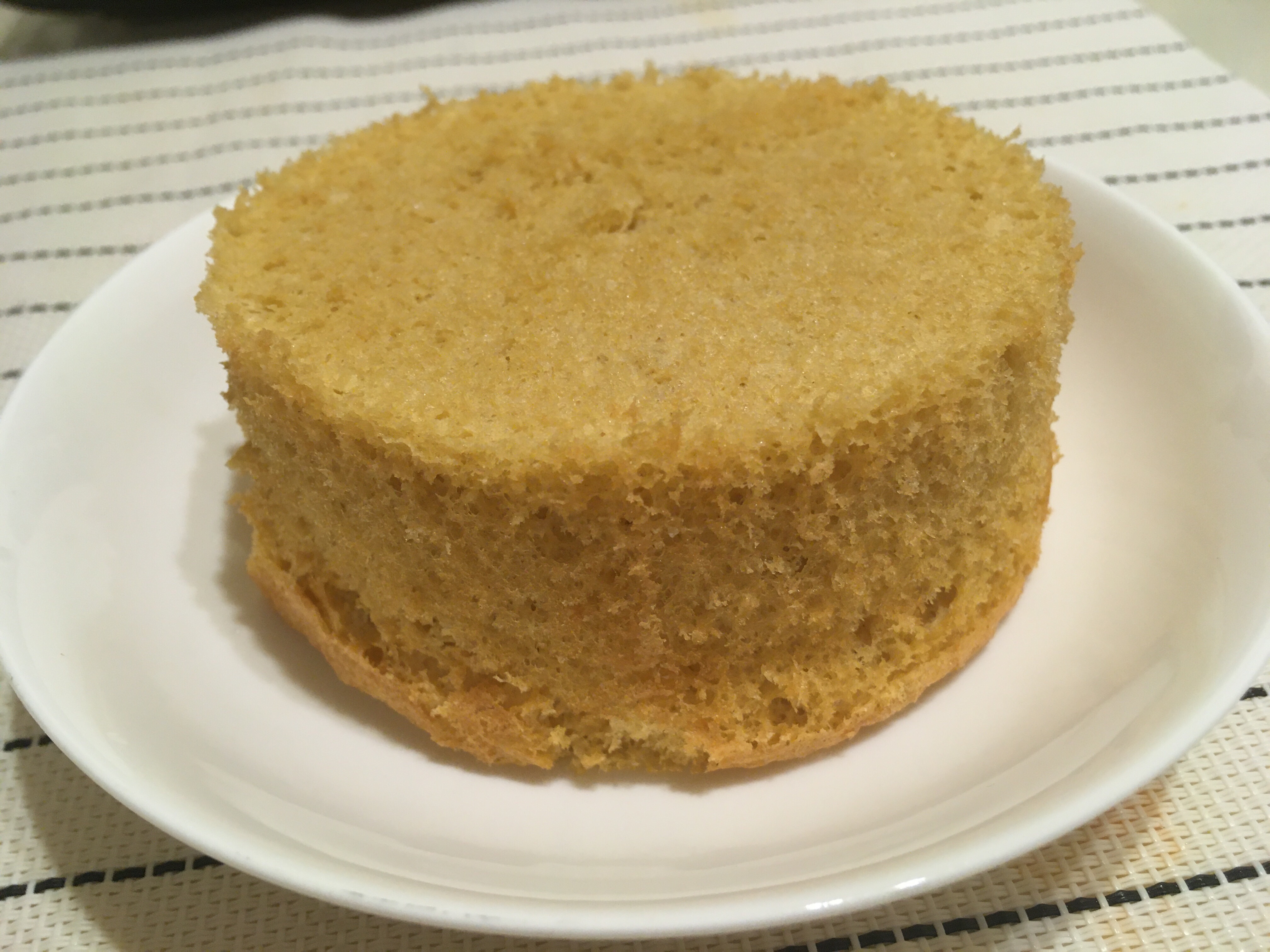 4寸燕麦纤维粉生酮蛋糕（超低热量，就＝一个鸡蛋）的做法