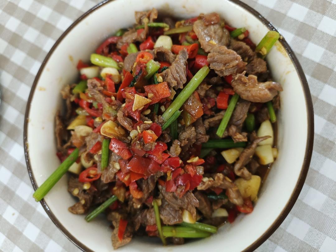 小炒牛肉（肉嫩味香）