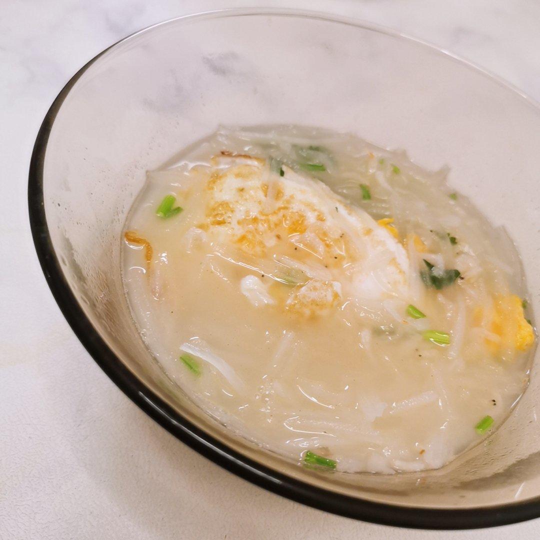 鲜美的素萝卜丝汤