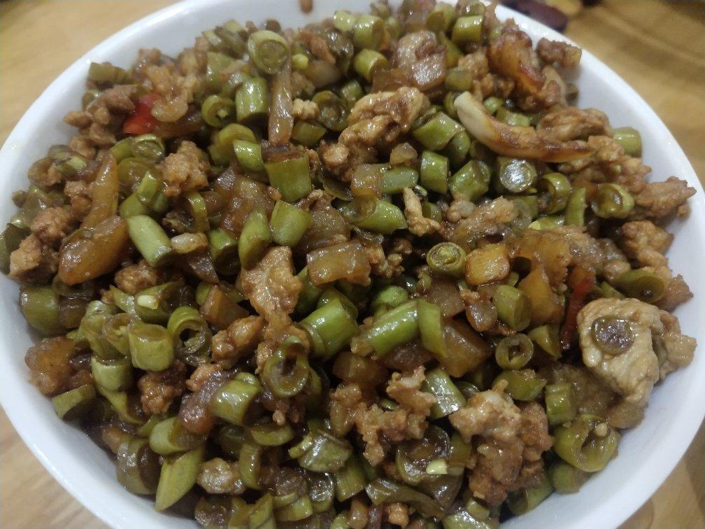 酸豆角炒肉末