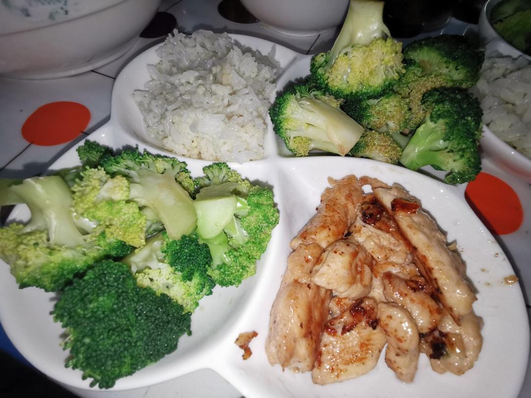 【嫩煎鸡胸肉】