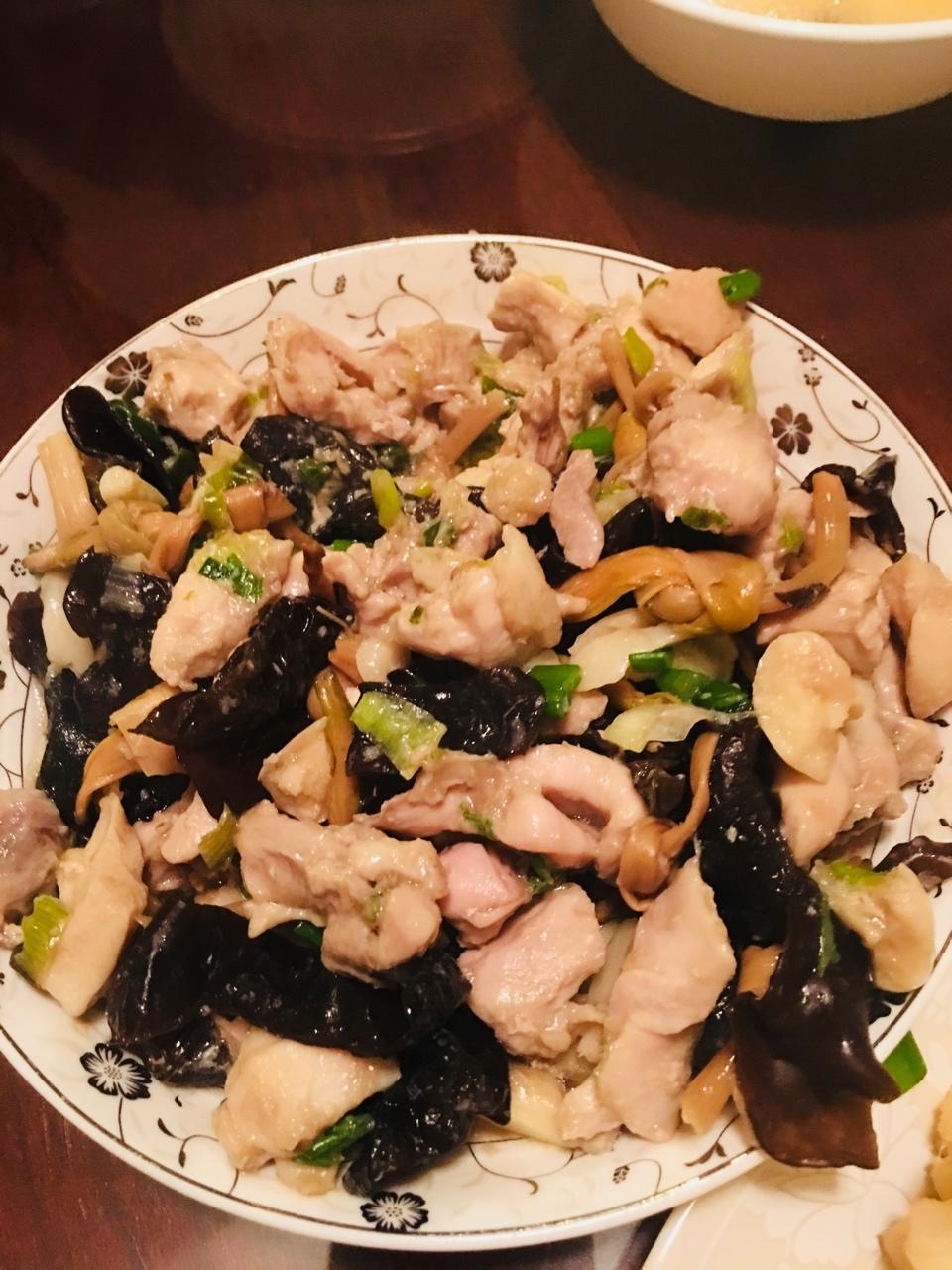 金针木耳蒸鸡