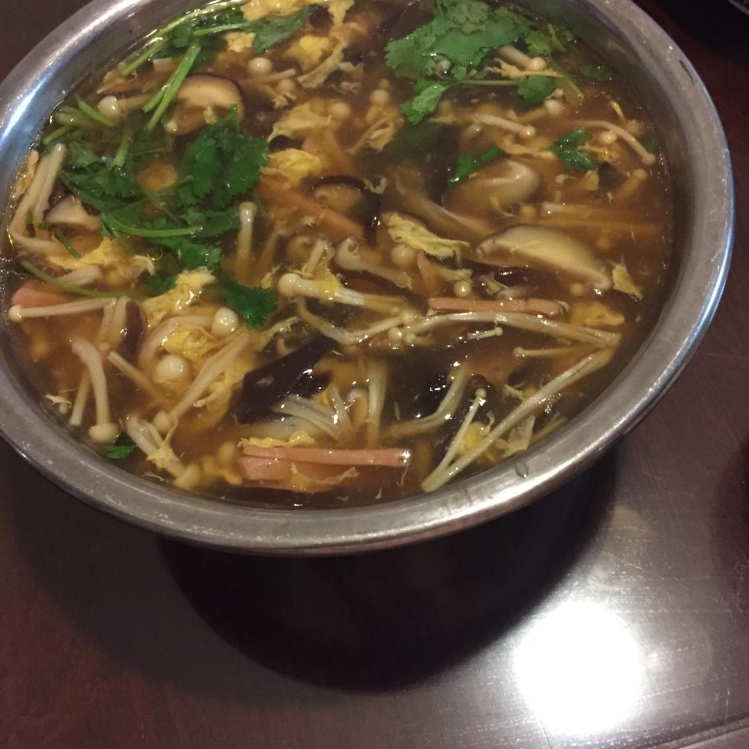 酸辣汤 Spicy & Sour Shredded Pork Soup