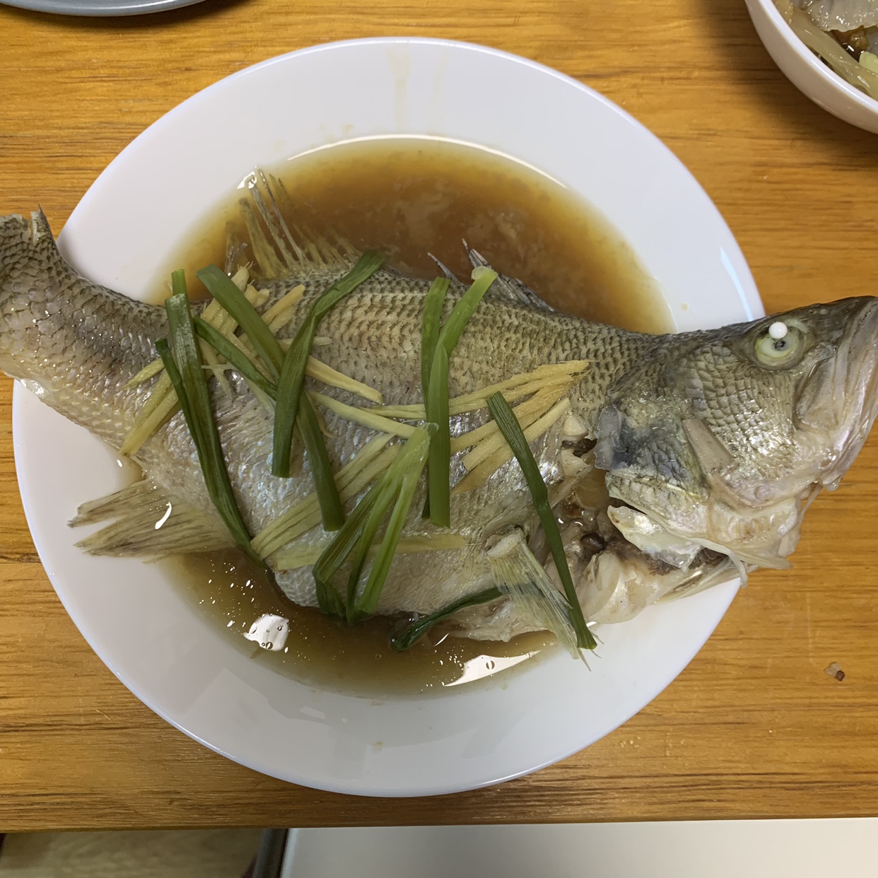 清蒸鲈鱼（快手菜及简）的做法 步骤5