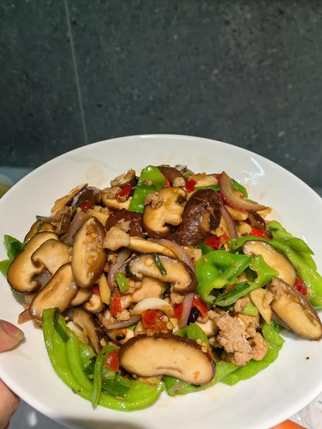 香菇这样炒比肉都好吃😋素炒香菇