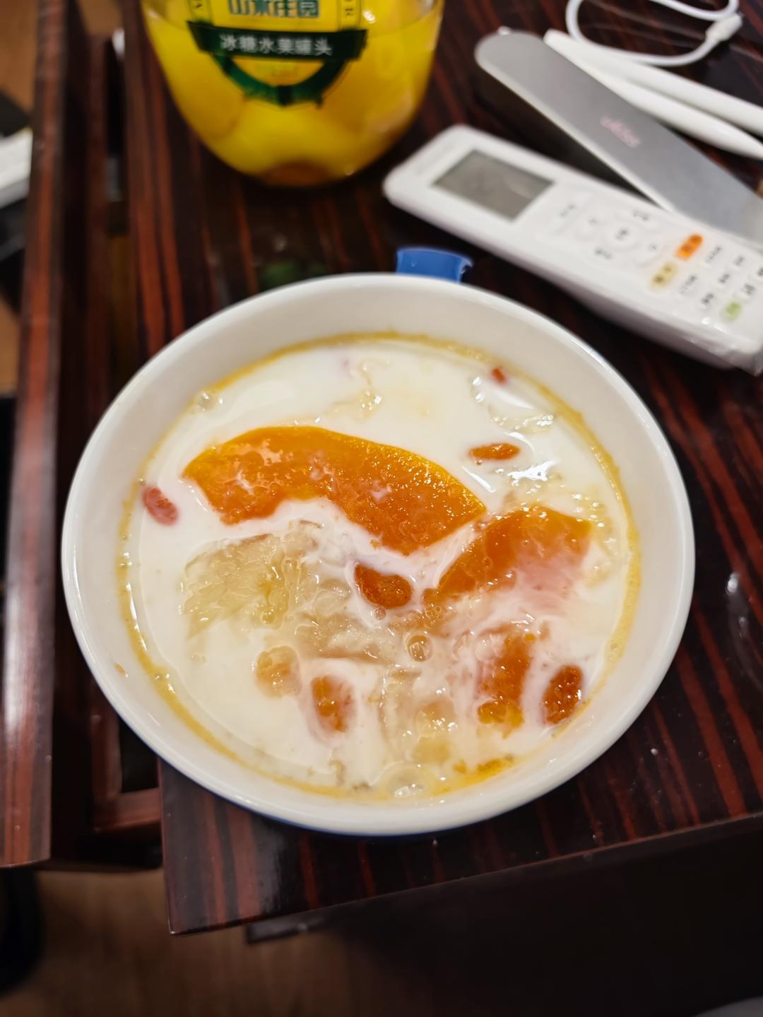 木瓜牛奶银耳羹