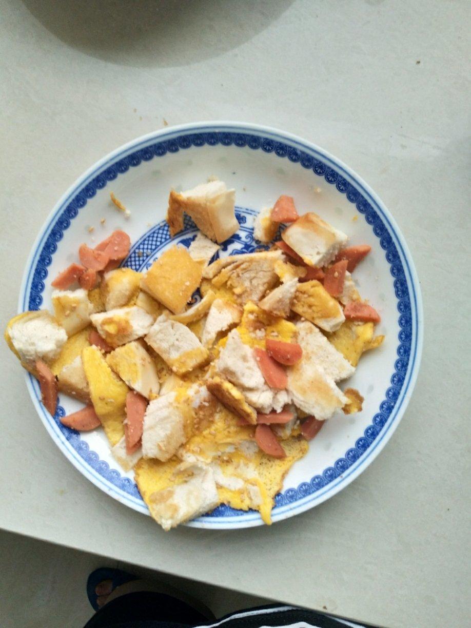 快手早餐新吃法:馒头摊鸡蛋