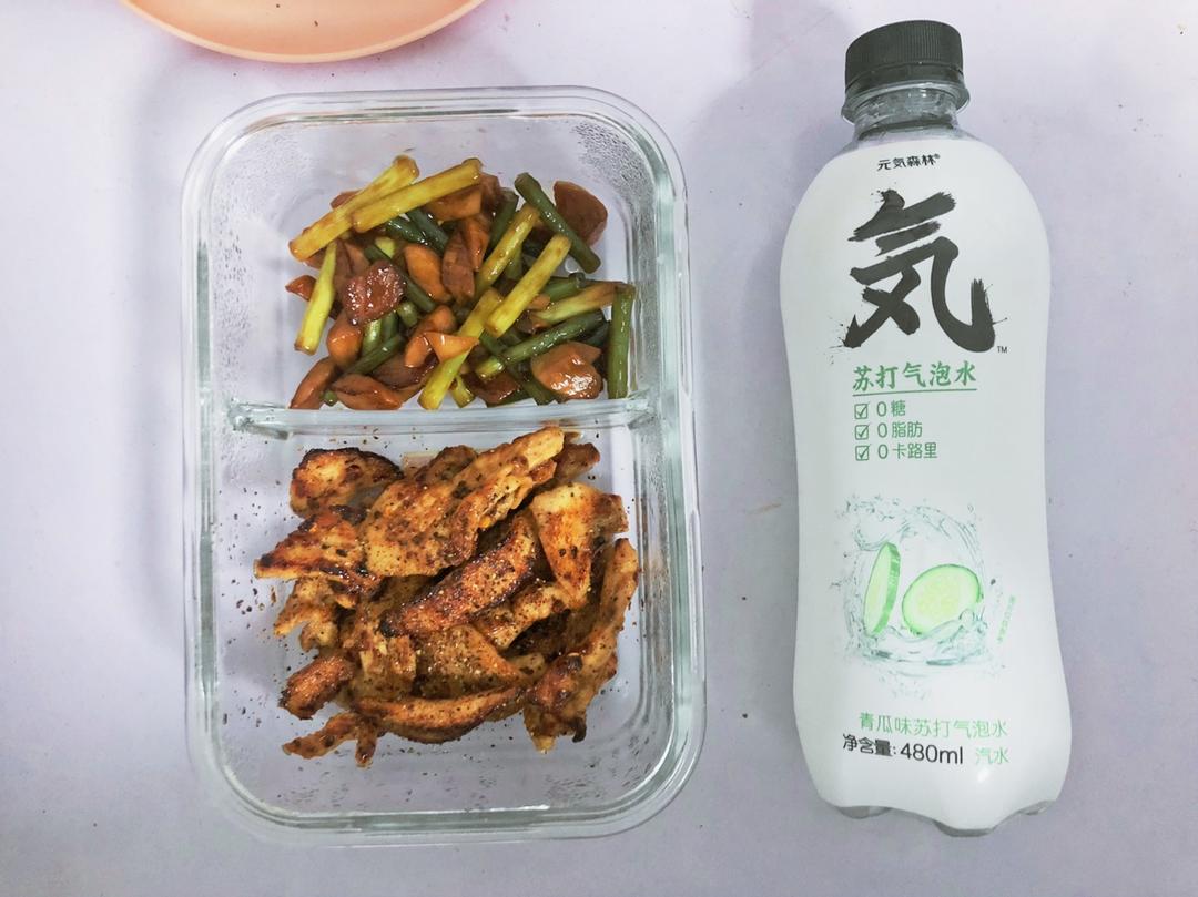 工作日便当—下饭系列|蒜苔炒杏鲍菇(少油)