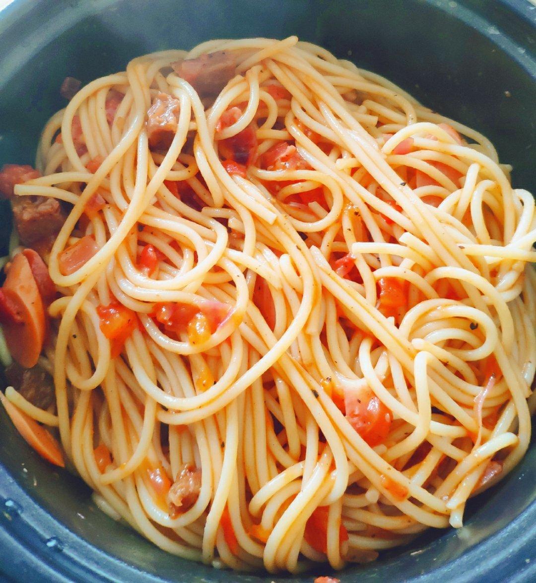 番茄意大利面
