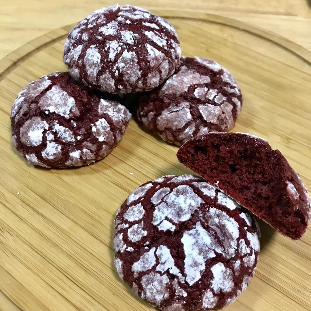 爱吃肉的小苹果做的裂纹-红丝绒布朗尼曲奇