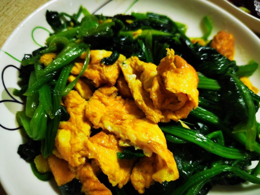 菠菜炒鸡蛋