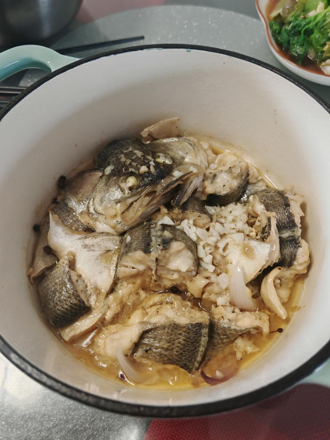 葱香焗鲈鱼