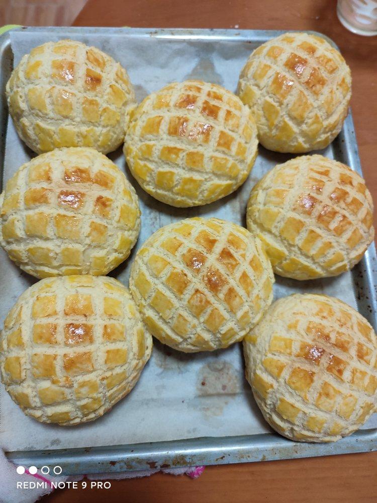 好吃到炸裂的港式菠萝包（附带制作酥皮的小视频）