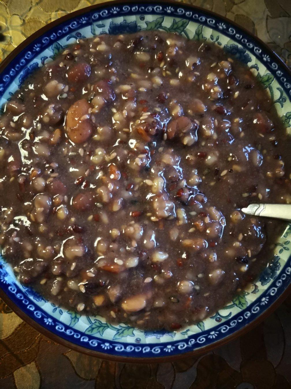 豆浆杂粮粥（别名：回归正轨粥）丨健康·三餐