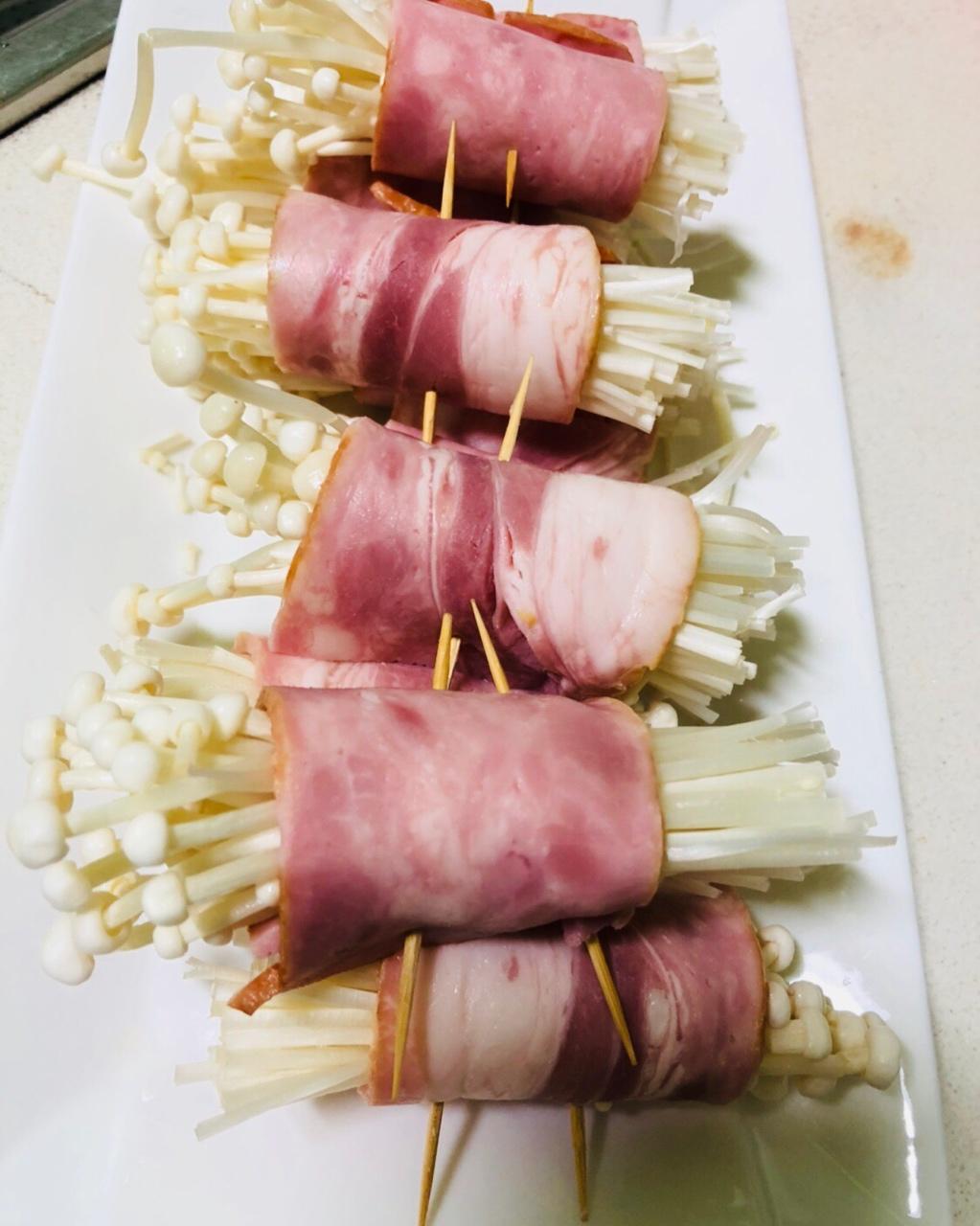 酱烤金针菇培根卷