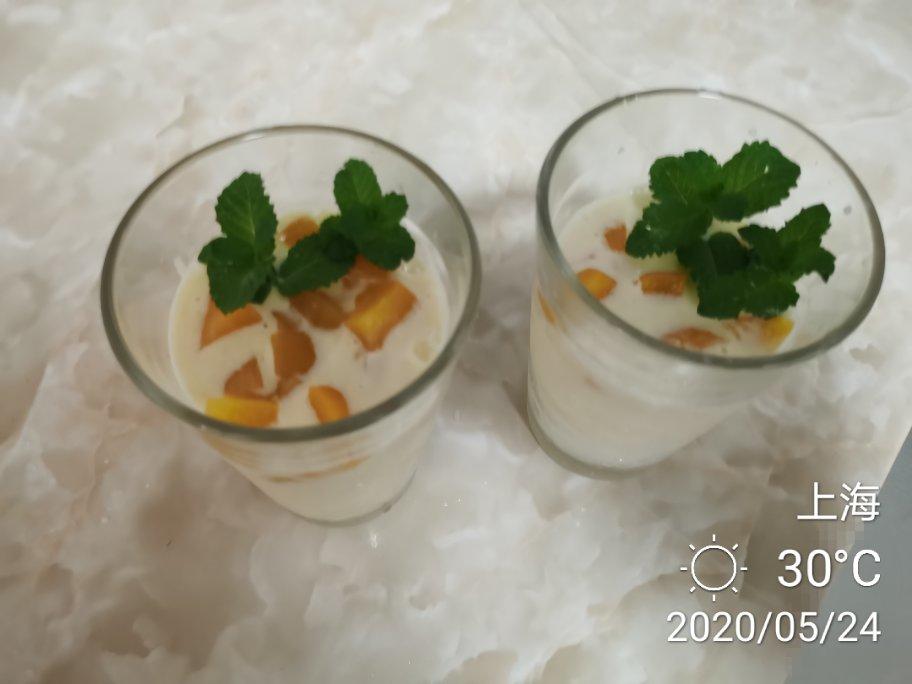 黄桃酸奶思慕雪