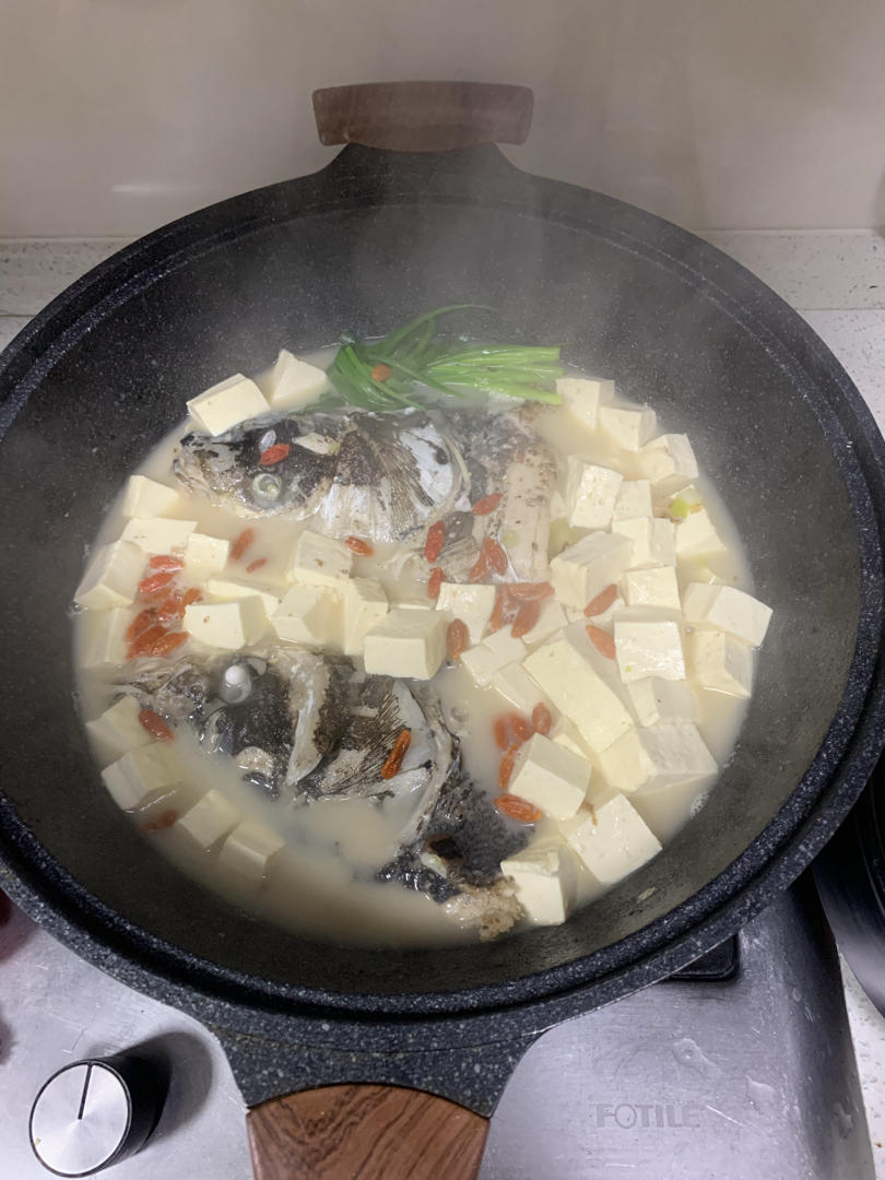 鱼头豆腐汤