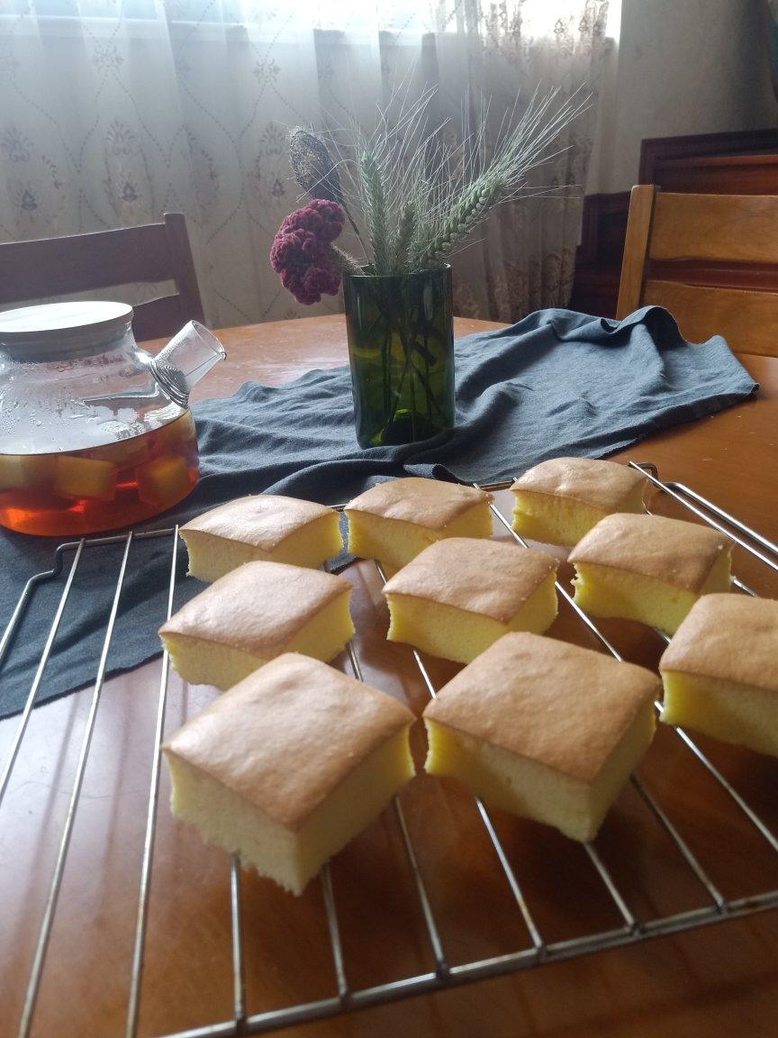 中筋粉（普通面粉）又没有模具怎么做古早蛋糕