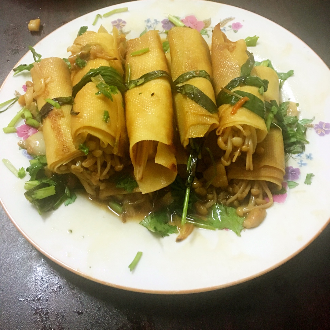 豆皮卷金针菇