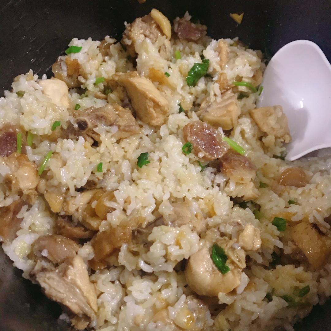 香喷喷的电饭锅腊味焖鸡饭