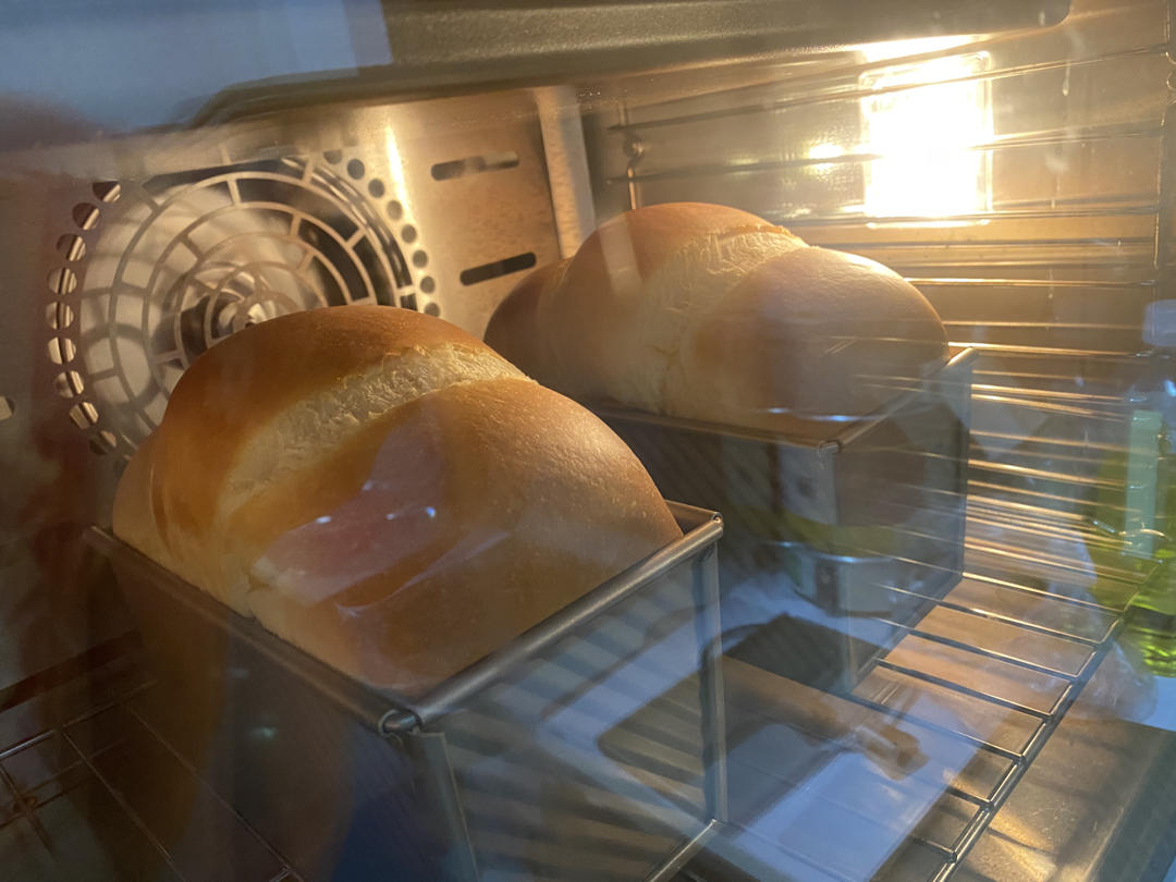 奶香纯粹的重料淡奶油吐司