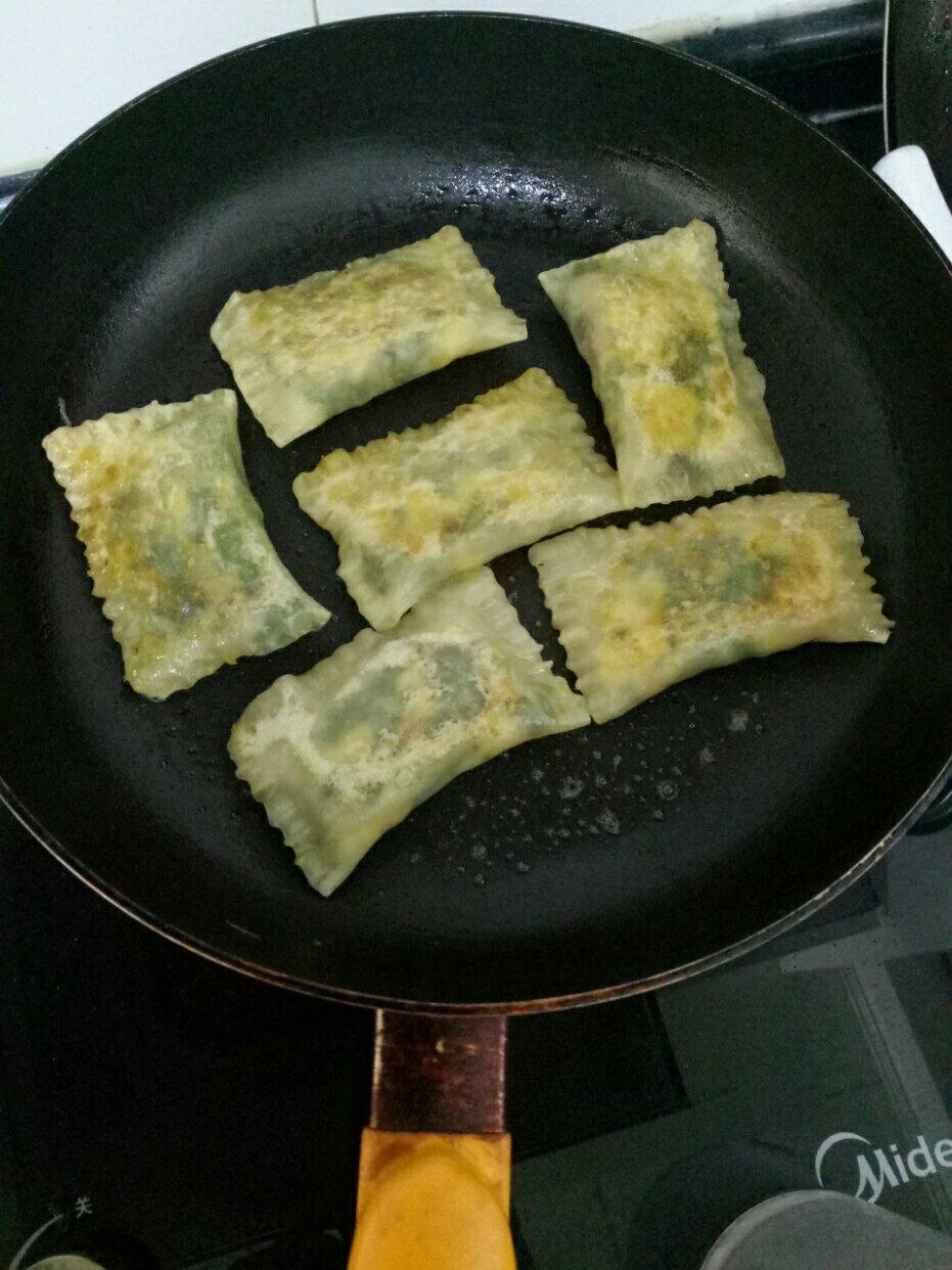 馄饨皮韭菜盒子
