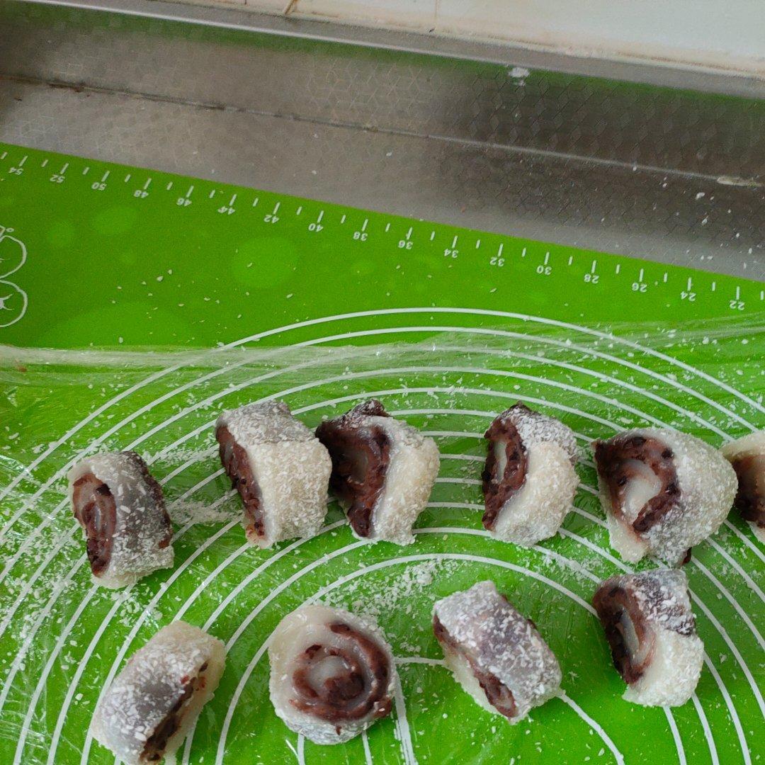 零失败！巨好吃的椰蓉豆沙糯米卷！