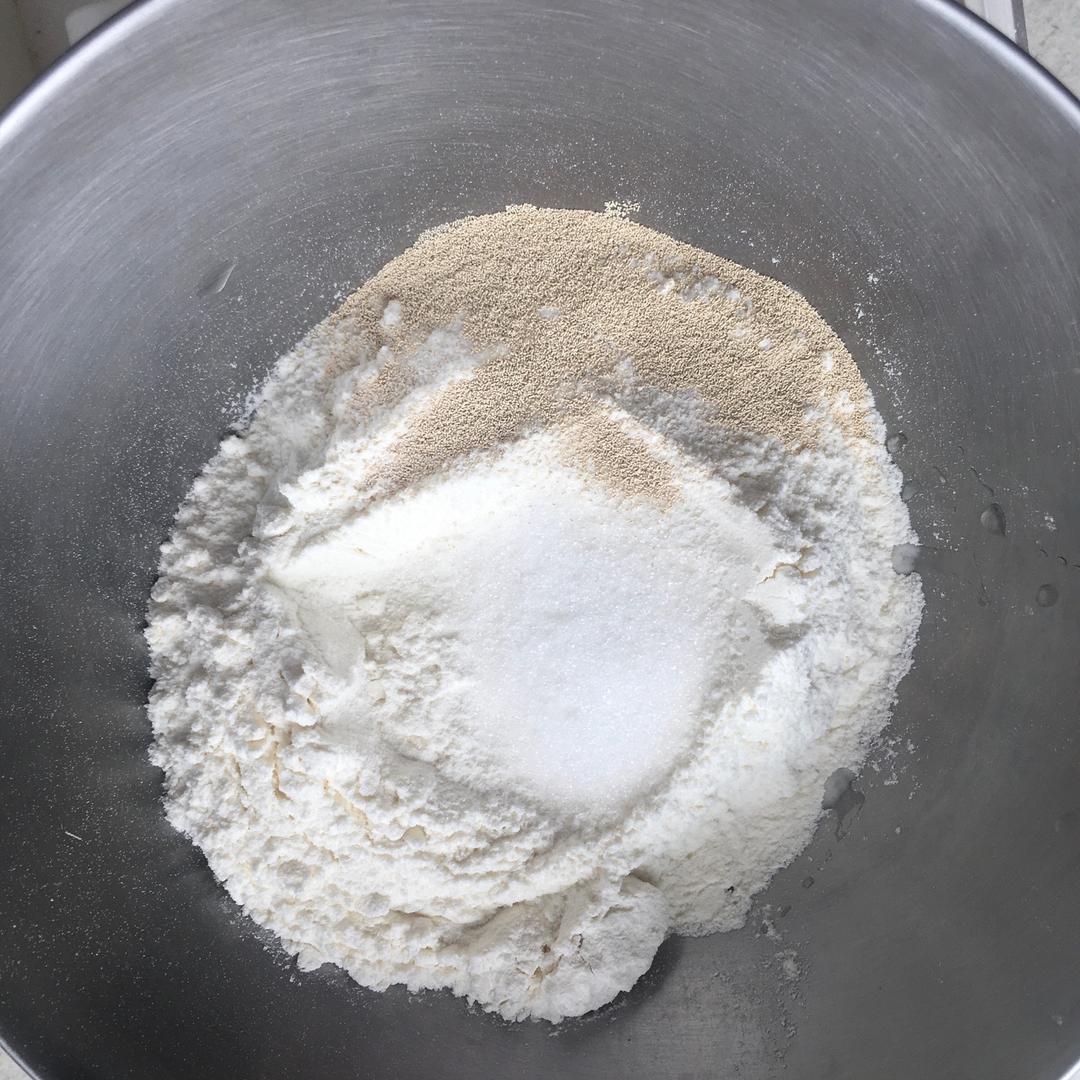 纯奶手撕吐司的做法 步骤1