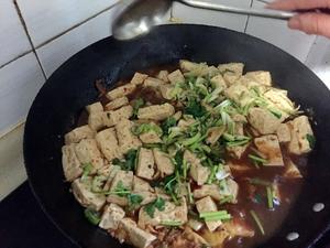 豆腐炖鱼的做法 步骤4