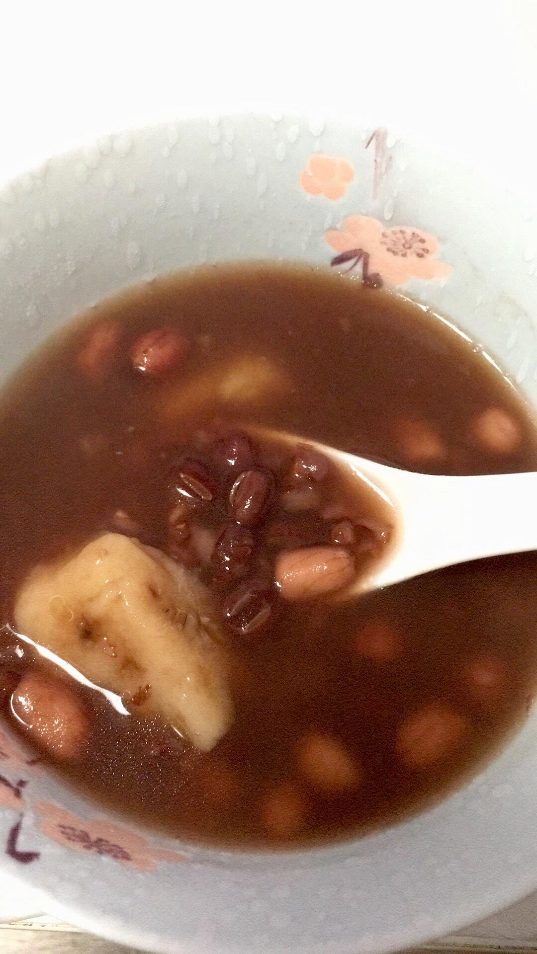 红豆紫米花生年糕羹的做法