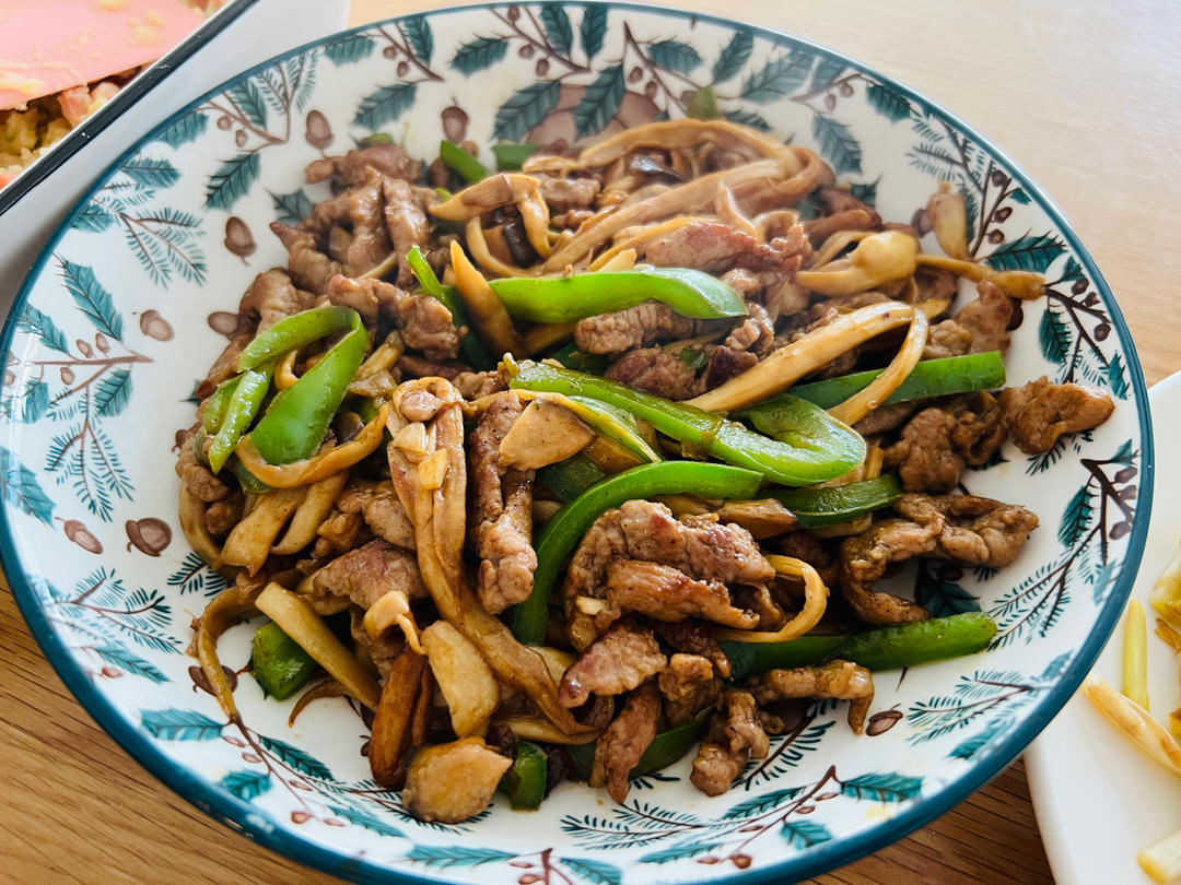 手撕杏鲍菇炒肉