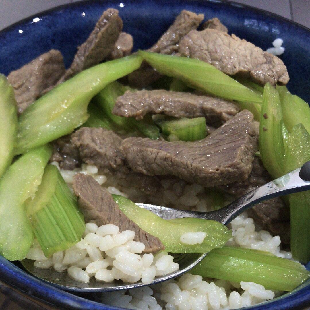 西芹炒牛肉！