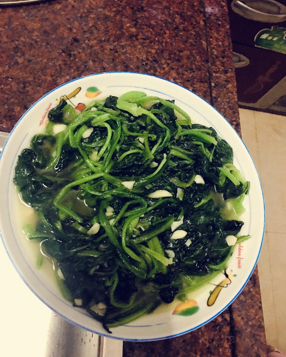 不涩口又嫩的清炒菠菜