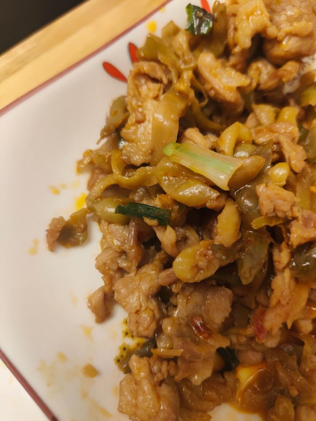 下饭神菜——榨菜炒肉丝！夹馒头yyds