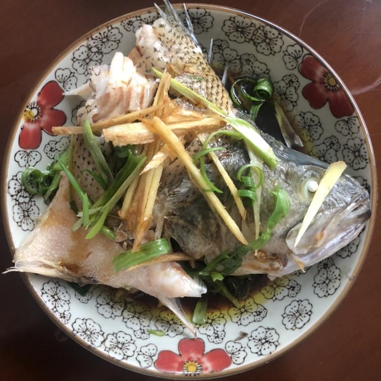 清蒸鲈鱼