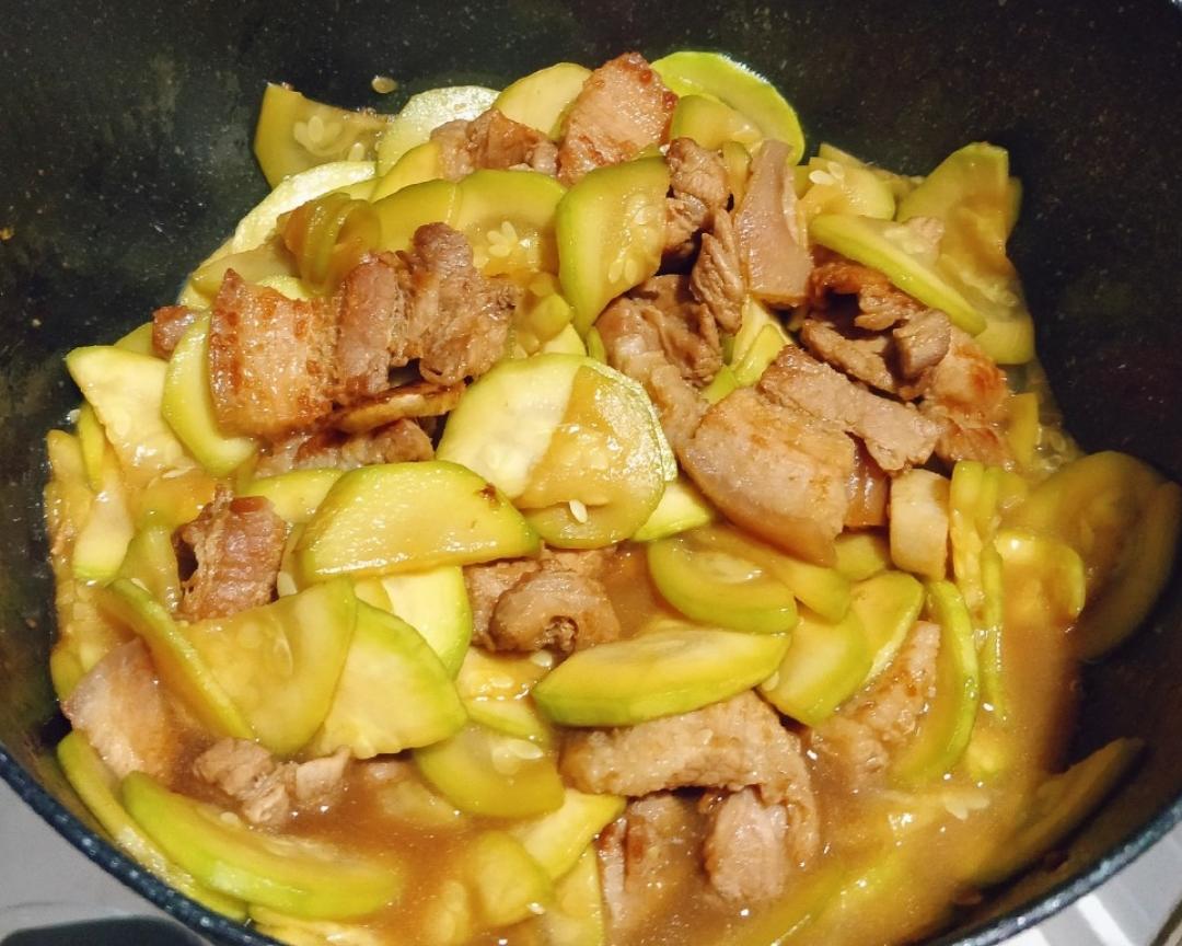 西葫芦炒五花肉——肥肉一点都不腻!【生酮/下饭菜】的做法